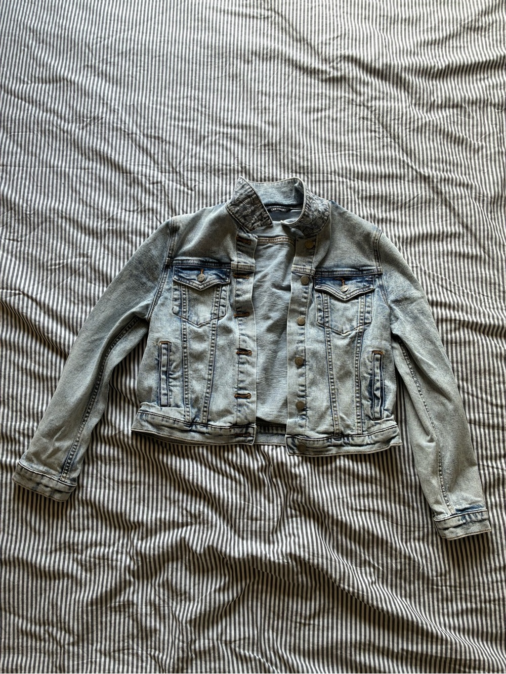 Free People x Driftwood Bandana Trucker Jean Jacket Light Denim - Picture 2 of 4